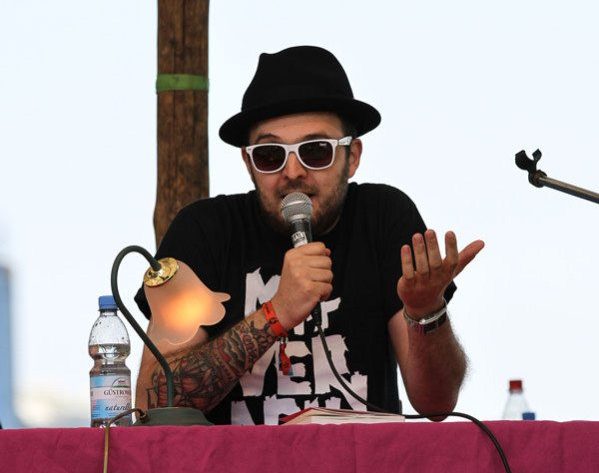 By Henry Laurisch (Own work) [CC-BY-SA-3.0 (http://creativecommons.org/licenses/by-sa/3.0)], via Wikimedia Commons