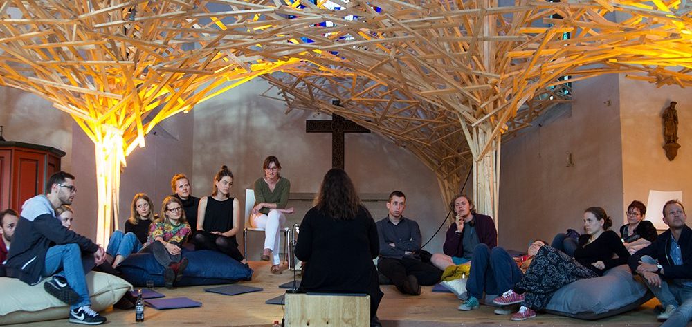 Dana Junge im Wald by Sarah Sophia Patzak Landpartie Zweitausendsechzehn