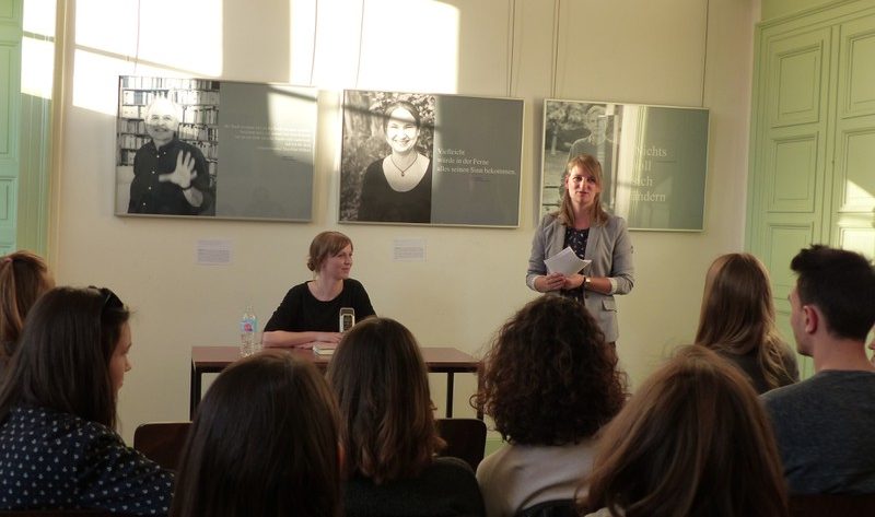 annaw Literatur und Interkulturalität? Feature mit Anna Weidenholzer